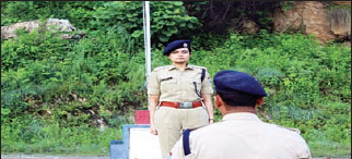 रुद्रप्रयाग पुलिस लाइन रतूड़ा में साप्ताहिक परेड हुई आयोजित  भारतेंदु संवाददाता, रुद्रप्रयाग।