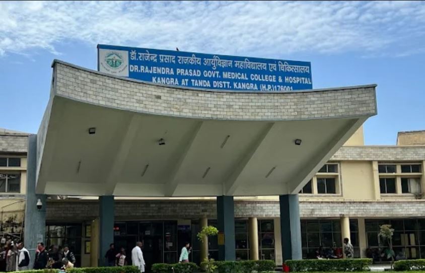 टांडा मेडिकल कॉलेज में दवा संकट: 300 दिन से शुगर की दवा गायब, 242 दिन से कोलेस्ट्रॉल की दवा नहीं...