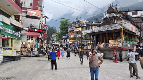 मानसून की मार से कुल्लू-मनाली का पर्यटन कारोबार प्रभावित, होटल खाली; अब विंटर सीजन से उम्मीद