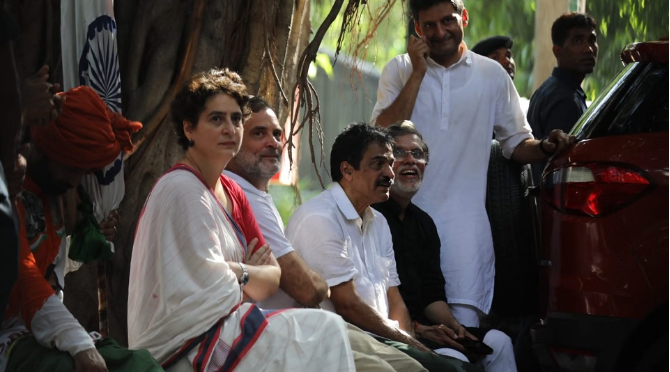 दिल्ली: आकाशवाणी भवन में प्रवेश के मामले में राहुल-प्रियंका के खिलाफ FIR, इंडिया गठबंधन के कई सांसद भी नामजद