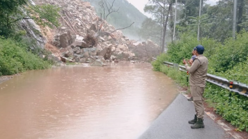 उत्तराखंड में बारिश का कहर: यमुनोत्री हाईवे बंद, केदारनाथ मार्ग प्रभावित; कई जिलों में ऑरेंज अलर्ट