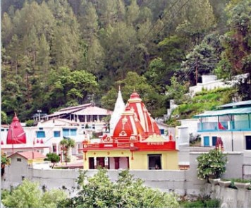 नैनीताल: कैंची धाम में दर्शन के लिए अब पंजीकरण की तैयारी, श्रद्धालुओं की संख्या होगी तय; 35 हजार वाहनों से लगा था जाम
