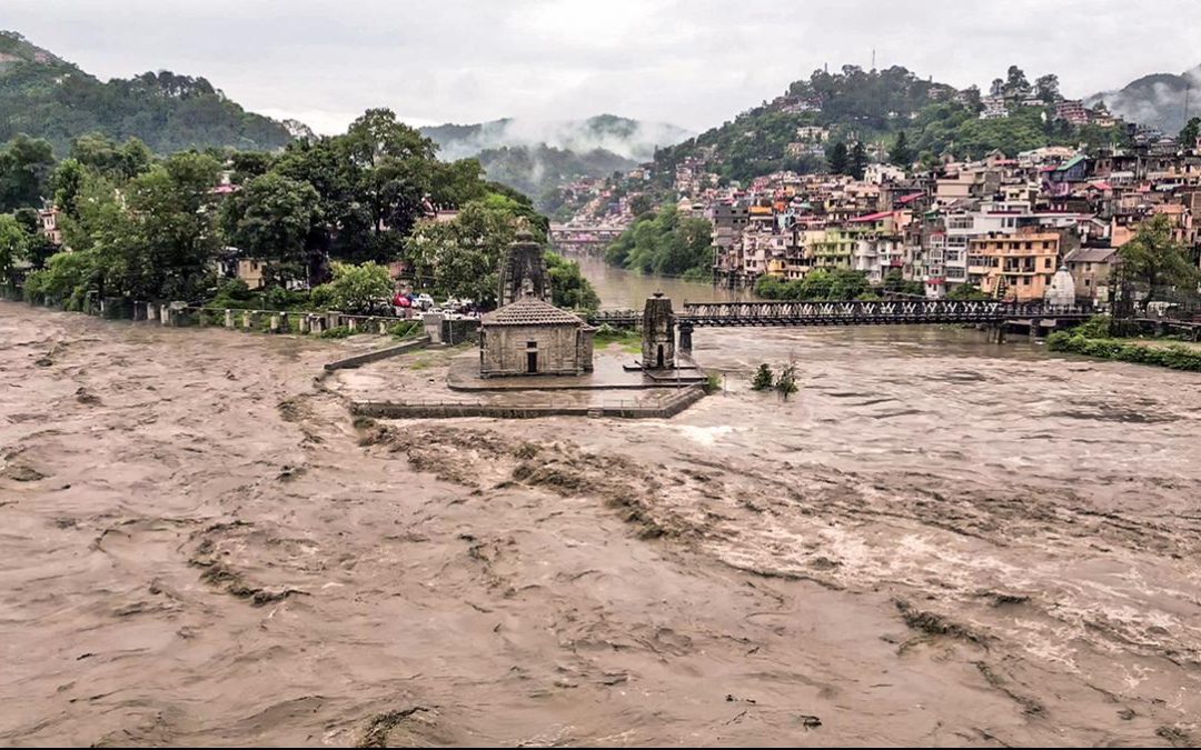 हिमाचल में फ्लैश फ्लड का खतरा बढ़ा, सरकार ने जारी की एडवाइजरी; नदी-नालों से दूर रहने की अपील