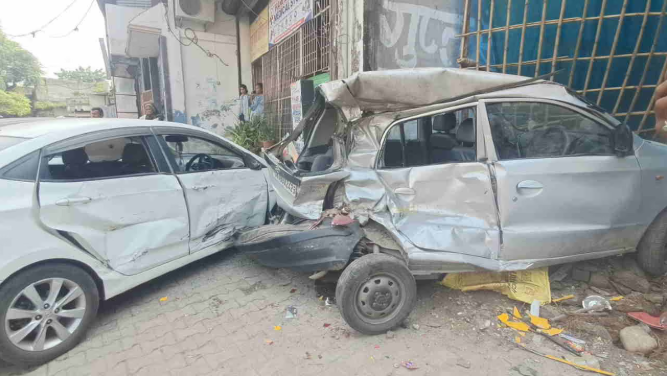 हरिद्वार: ज्वालापुर में बेकाबू बस ने ऑटो और चार कारों को मारी टक्कर, ऑटो चालक का हाथ कटा; जौलीग्रांट रेफर