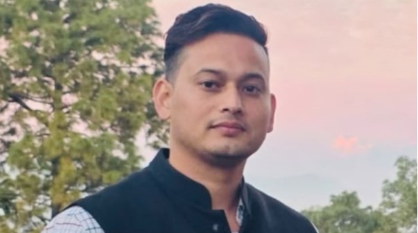 अल्मोड़ा के महेंद्र बिष्ट की अनूठी पहल, पहाड़ में खोले 5 कार्यालय; 400 से अधिक युवाओं को घर के पास रोजगार