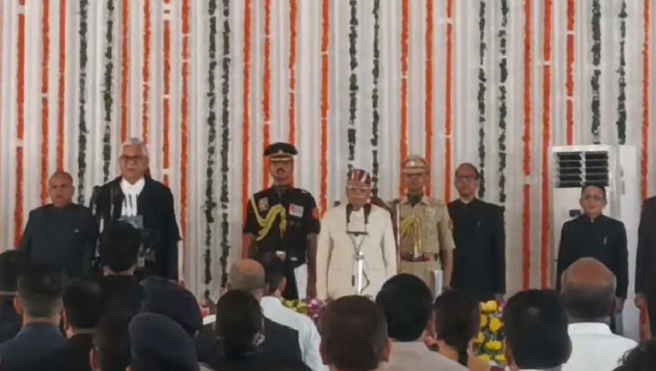 उत्तराखंड के नए राज्यपाल डॉ. ढाल सिंह बिसेन ने ली शपथ, लोक भवन में हुआ समारोह